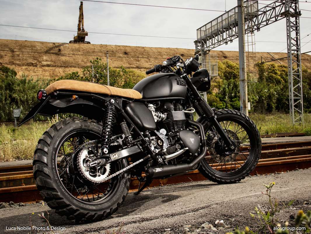 alos-bonneville-black-terrain_009